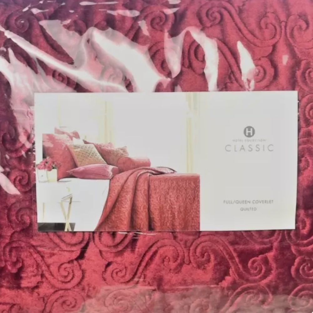 King size Hotel Collection velvet coverlet